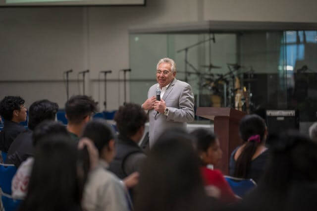 Analyzing Great Speeches: Unlocking the Secrets of Powerful Oratory
