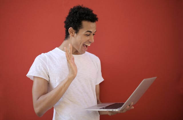 Developing Your Personal Speaking Style: Finding Your Unique Voice and Balancing Authenticity with Professionalism