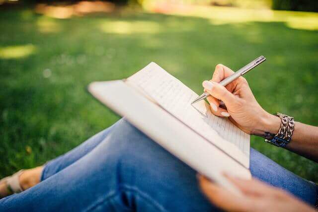 A Complete Guide to Learning English Online in 2026
