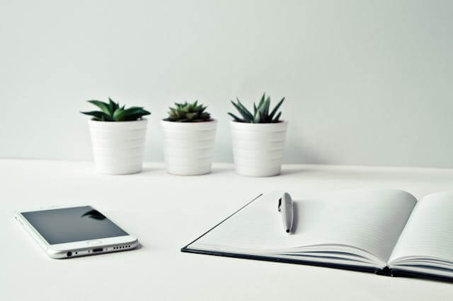 How Online English Courses Help Professionals Boost Their Career Growth