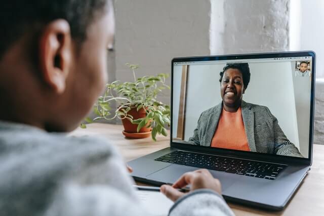 Teaching English Online- An English Tutor's Analysis