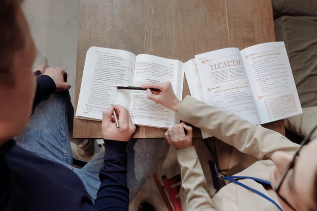 Necessity of Idiomatic Expressions in English Language