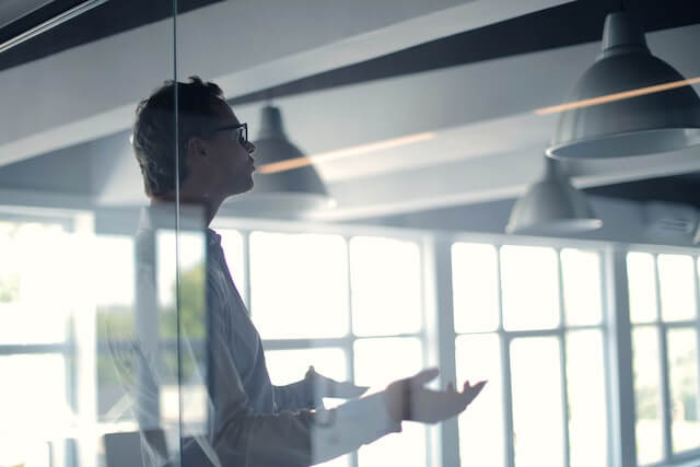 Confident spoken English: The journey from impossible to I(am)possible